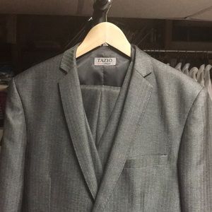 Tazio 42R 3pc Grey suit herringbone sharkskin
